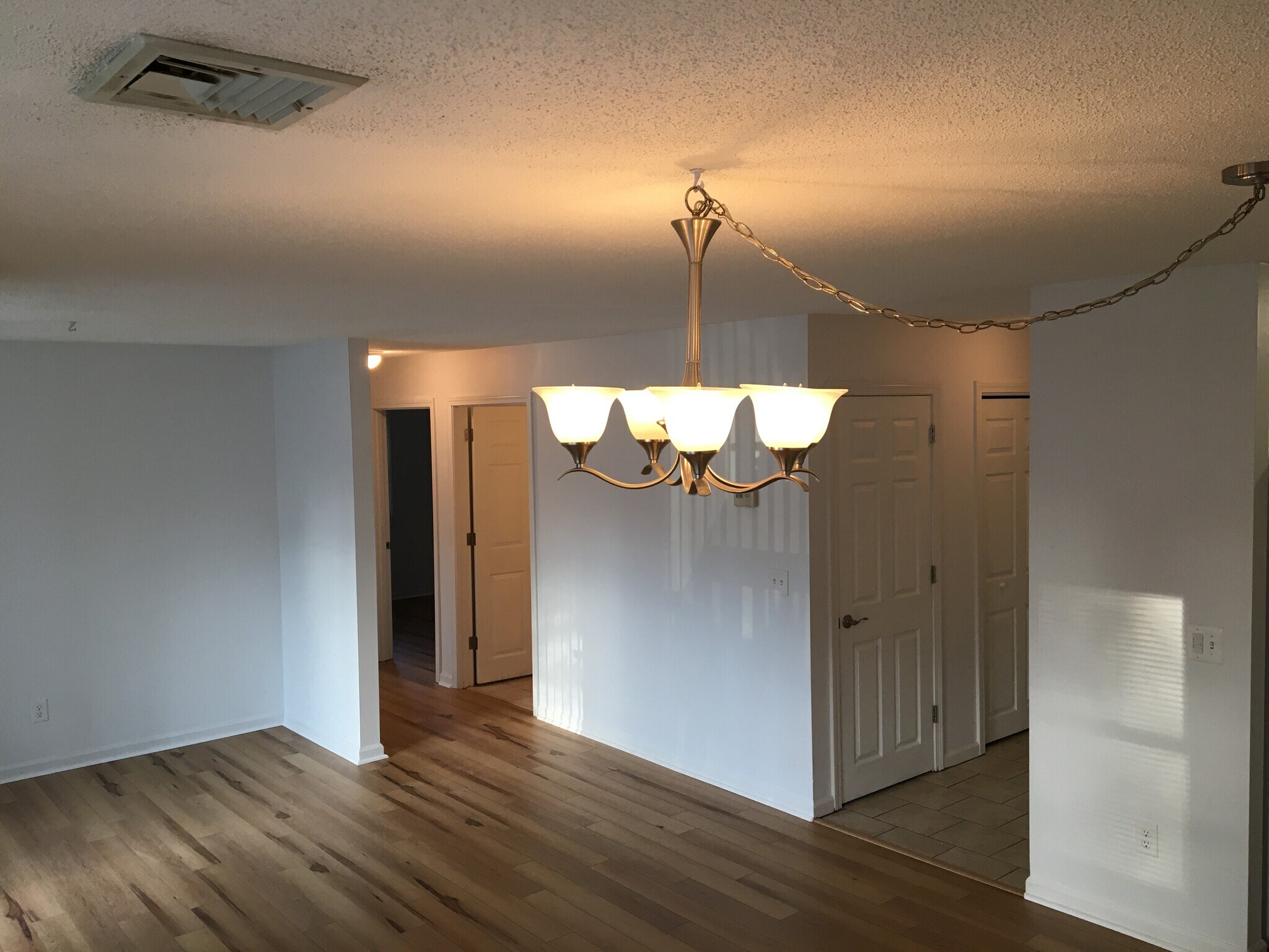 Building Photo - 450 Somerset Ave