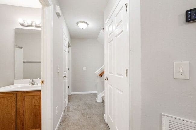 Building Photo - Raleigh Retreat: Modern 3BR Townhome with ...