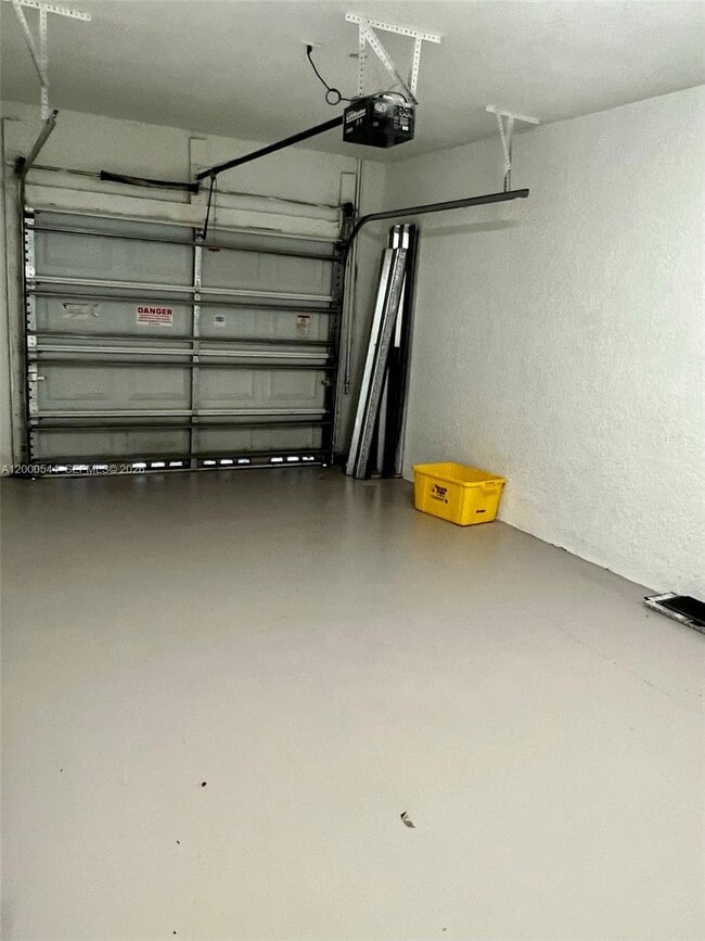 Building Photo - 312 Talia Cir