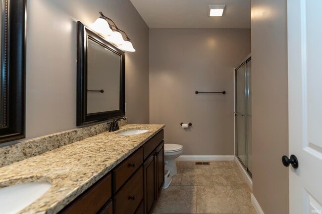 Building Photo - 8838 Hedgewood Ct