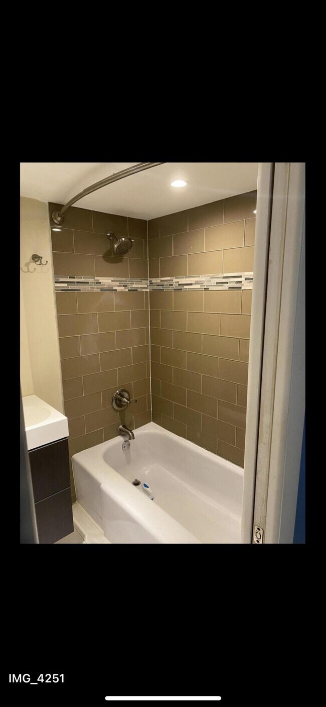 Building Photo - 6557 Racquet Club Dr