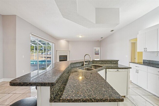 Building Photo - 918 Academy Dr