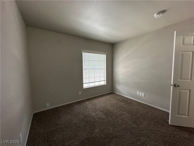 Building Photo - 2604 Ponderosa Pine Ave