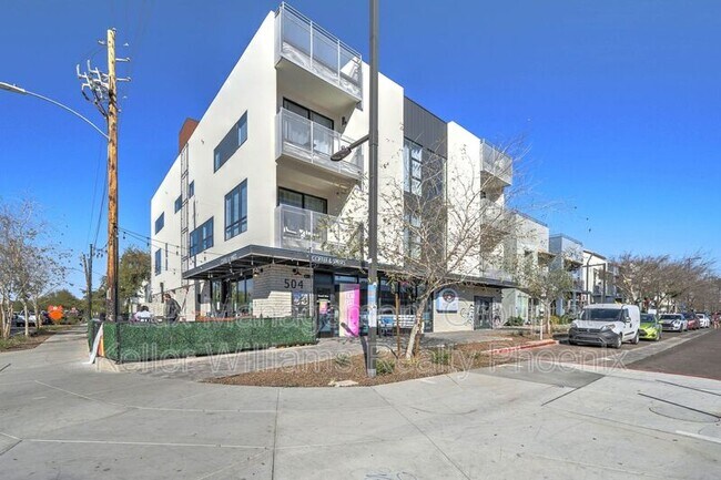 Building Photo - 504 E Roosevelt St