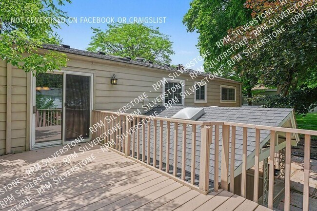 Building Photo - 547 Reed-