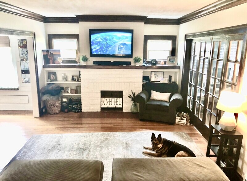 Building Photo - 1124 Summit Ave