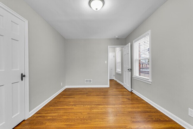 Building Photo - 2555 Saybrook Rd