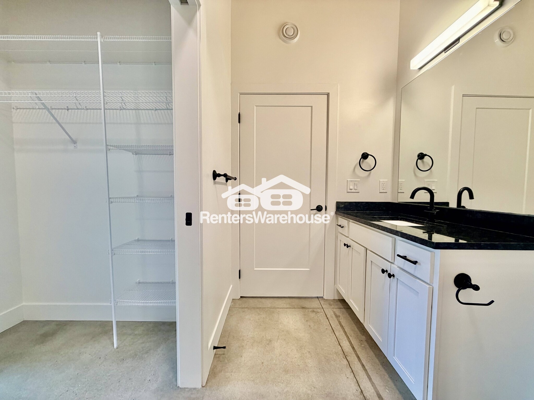 Building Photo - 2701 Ingersoll Ave