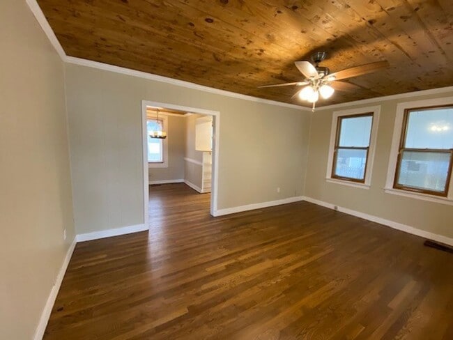 Building Photo - Newly Renovated Home in West Fondren!