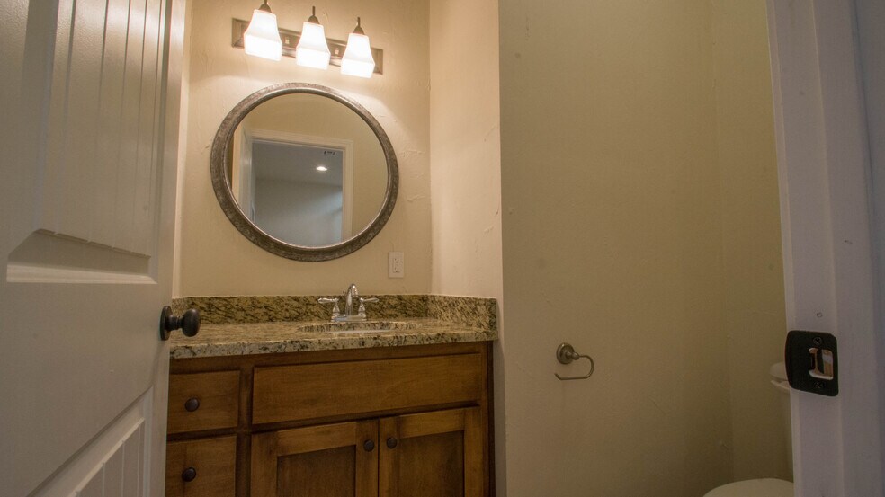 Building Photo - 1616 Ginger Ave