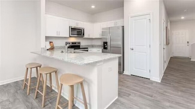 Building Photo - 1707 Komondor Trl