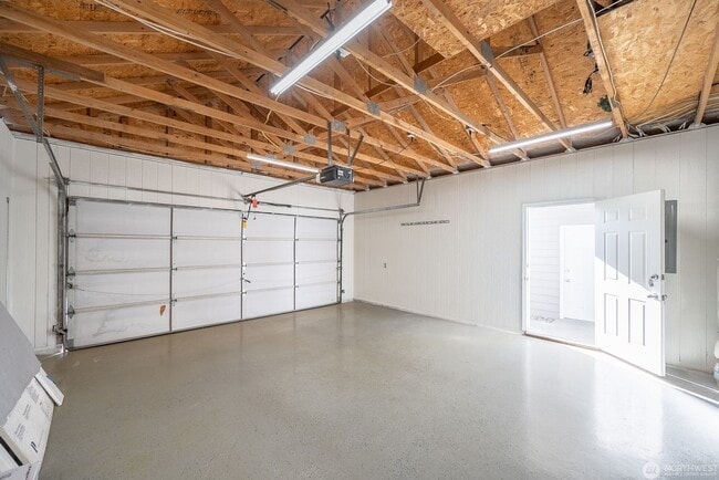 Building Photo - Beautiful 2 Bedroom home with detached shop!