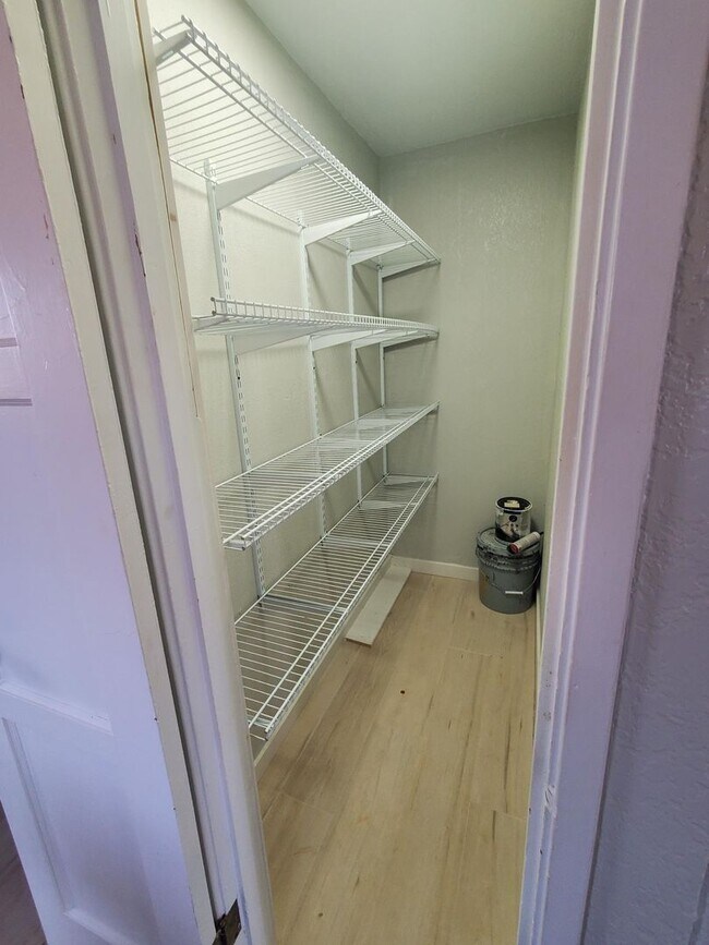 Building Photo - Remodeled 2-Bedroom Home in Roseburg