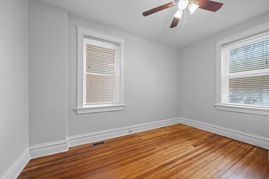 Building Photo - 2203 McCausland Ave