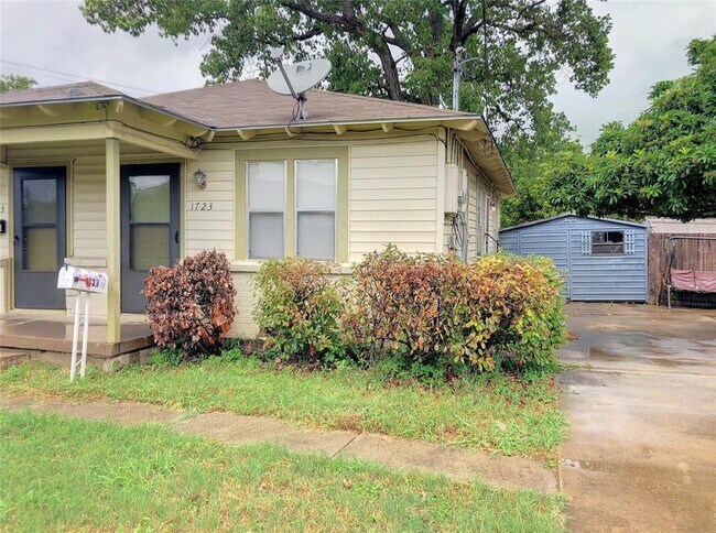 Building Photo - 1725 Axe Dr