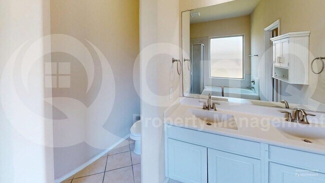 Building Photo - 400 Plum Ct