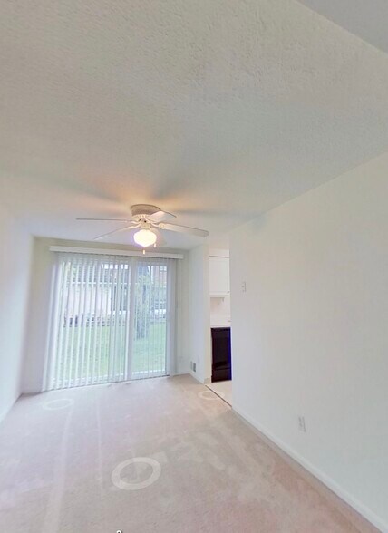Building Photo - 283 Palmdale Dr