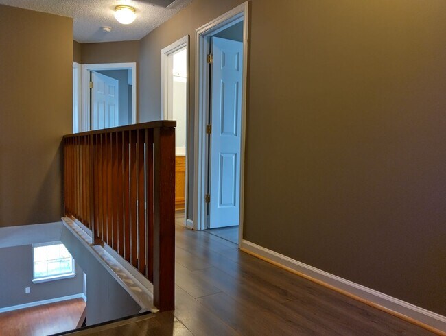 Building Photo - 811 Rilee Dr