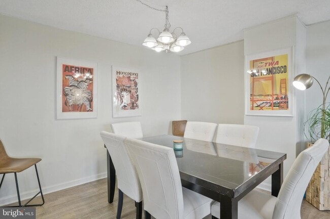 Building Photo - 3800 Fairfax Dr