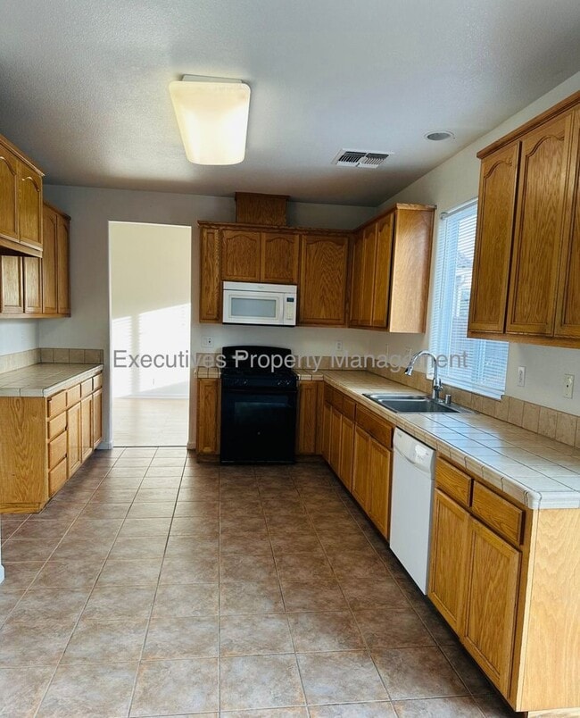 Building Photo - 182 Oleander Dr