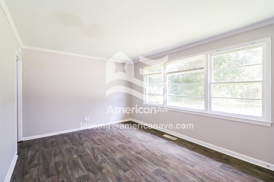 Building Photo - 688 Old Lundy Rd