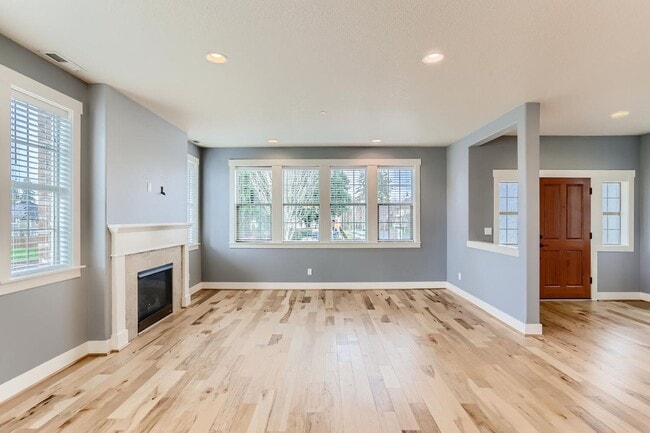 Building Photo - Elegant Orenco Home with Granite Kitchen, Fireplace & Private Greenspace