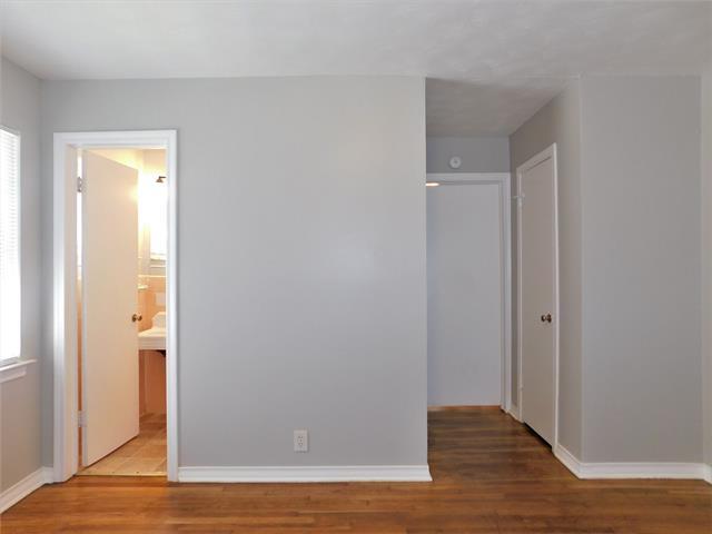 Building Photo - 929 Manhattan Dr