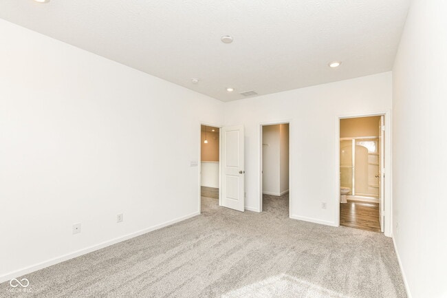 Building Photo - 291 Limerick Ln