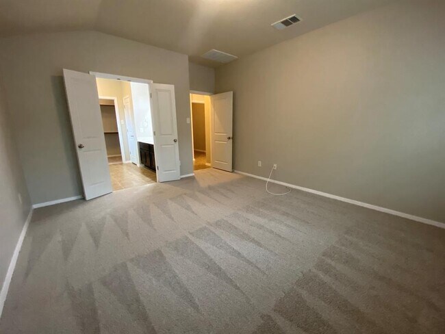 Building Photo - 21607 Surrey Ln