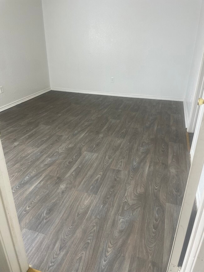 Building Photo - 2804 Cantabrian Dr