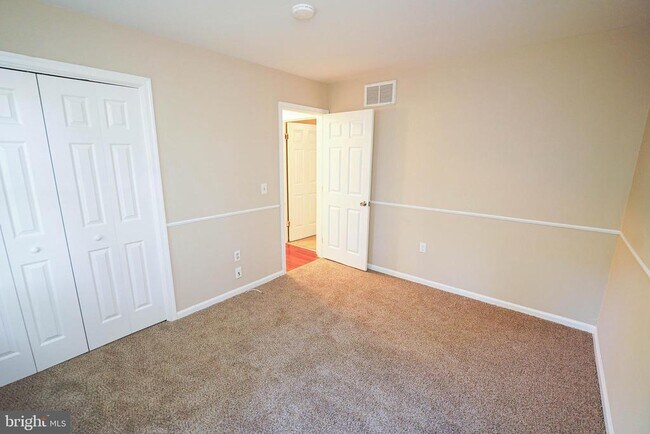 Building Photo - 5679 Anchor Pl