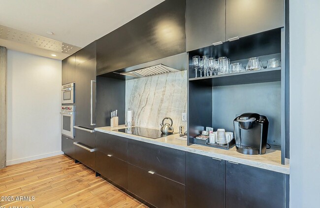 Building Photo - 5455 E Lincoln Dr