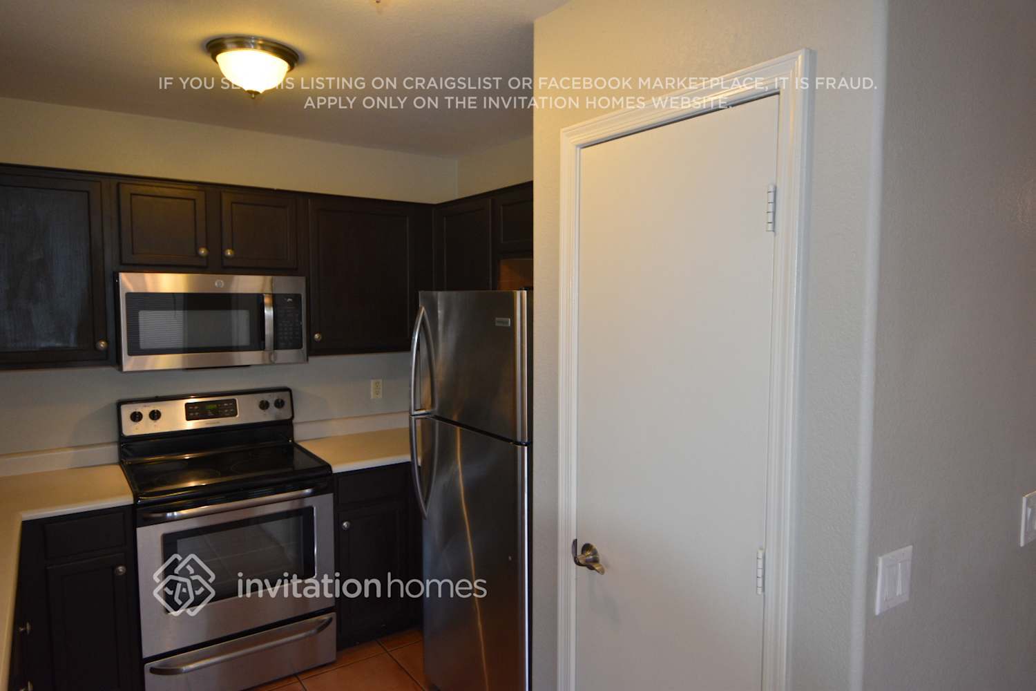 Building Photo - 8542 W El Caminito Dr