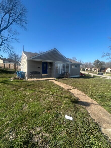 Building Photo - 1801 Engelholm Ave