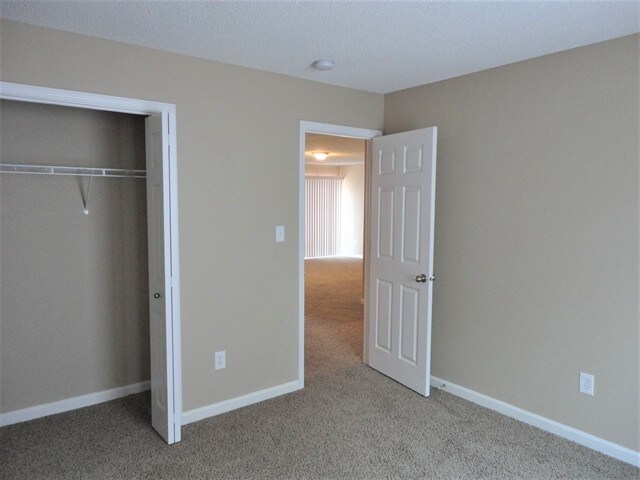 Building Photo - 9684 Thomas Ln