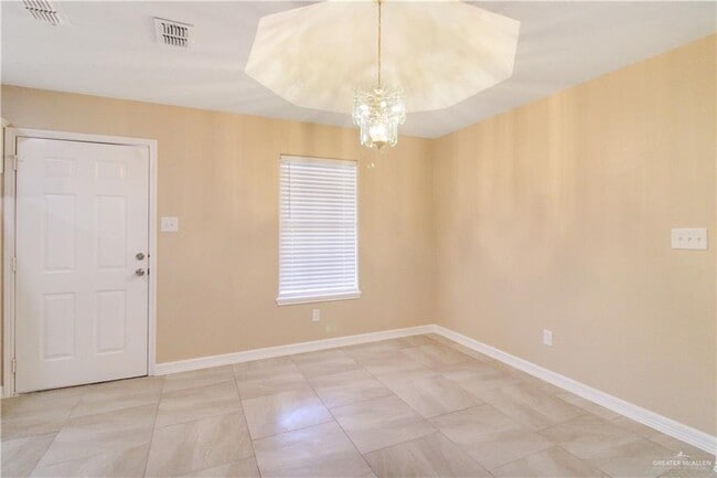 Building Photo - 28 N Champagne