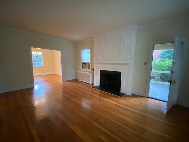 Building Photo - 4304 Bromley Ln