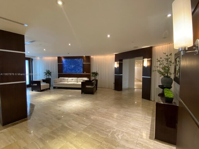 Building Photo - 2451 Brickell Ave