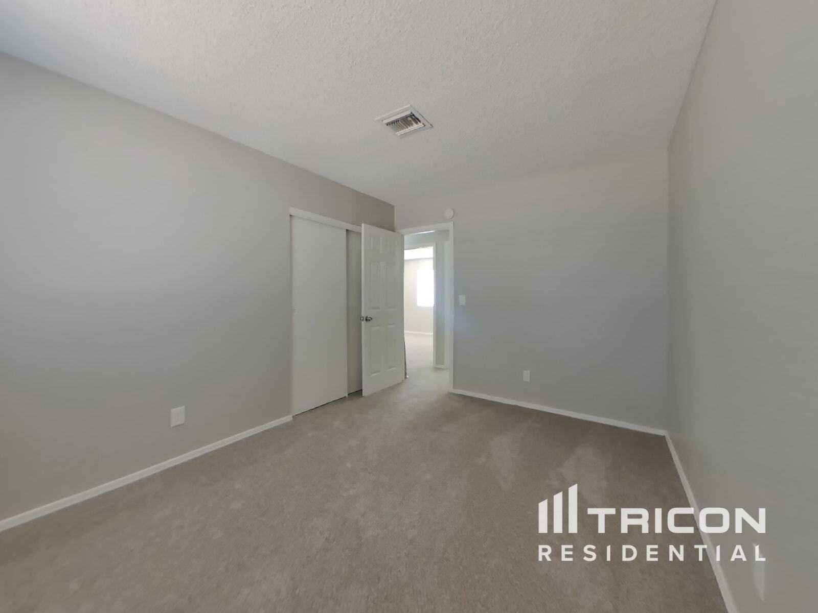 Building Photo - 8931 W Cinnabar Ave