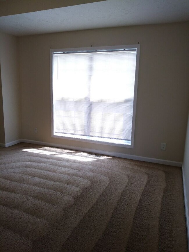 Building Photo - 3428 Heatherwood Tra