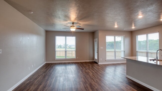 Building Photo - Spacious Single-Family Home Available Now!