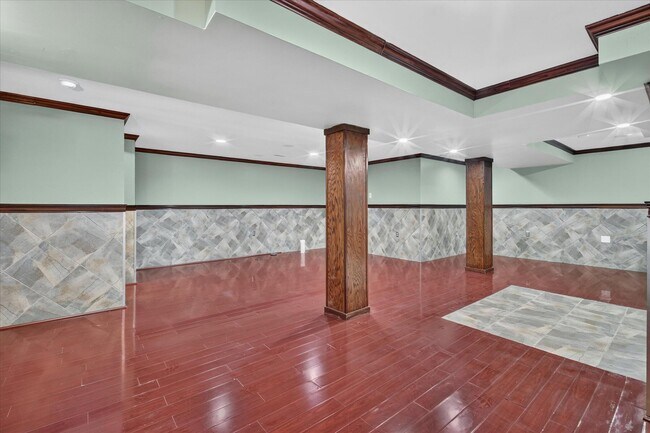Building Photo - 49816 Potomac Rd
