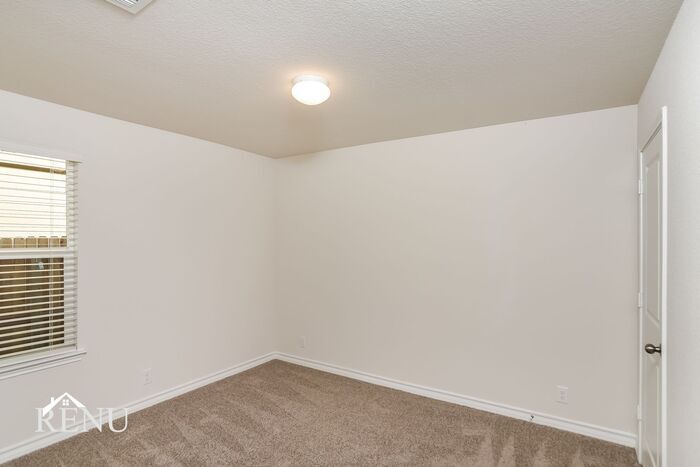 Building Photo - 6839 Encore Oaks