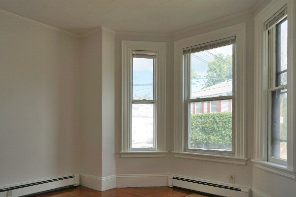 Building Photo - 35 Maple St