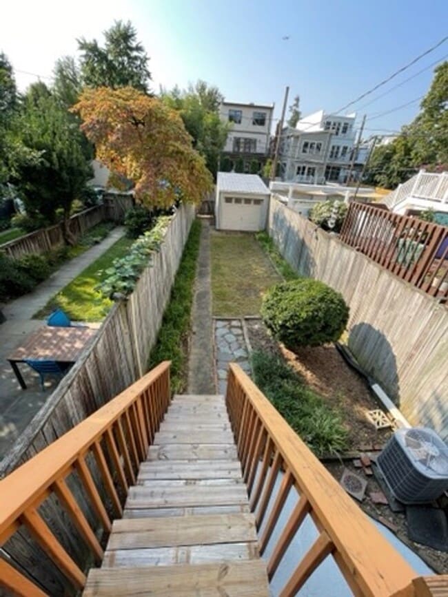Building Photo - Georgetown Row Home For Rent!
