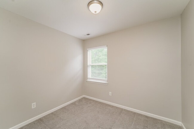 Building Photo - 316 Wrayhill Dr