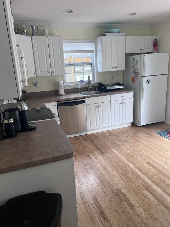 Building Photo - 372 Sterling Plz