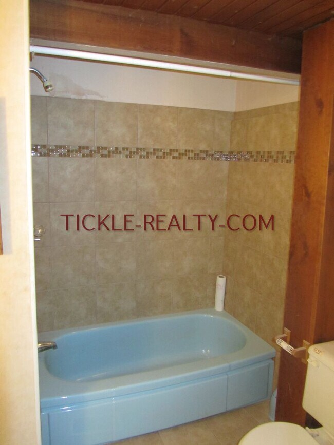 Building Photo - 839 Meigs St