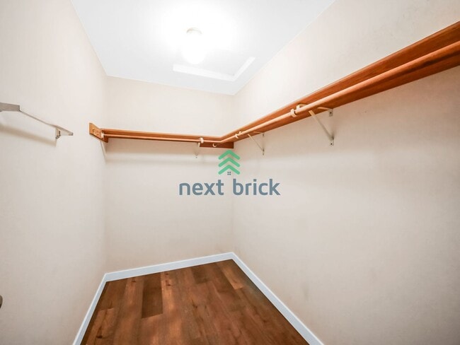 Building Photo - Charming Family Home in a Tranquil Cul-de-Sac