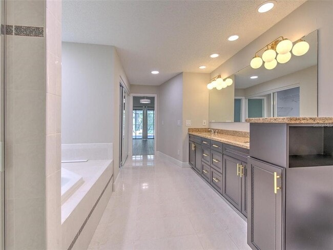 Building Photo - 3105 Mossvale Ln